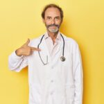 Doctor_SelfPoint2